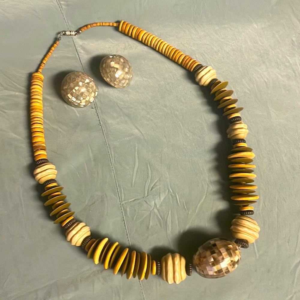 Vintage necklace with matching pierced  earrings.  Shell and wood.